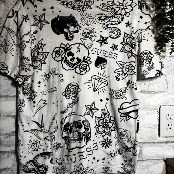 Guess White and Black Skull&Flower Tee - Picture 3 of 3